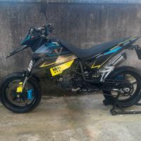 KTM 690 supermoto