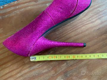 Scarpe eleganti con tacco