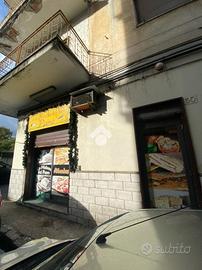 NEGOZIO A NAPOLI