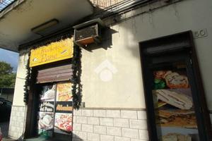 NEGOZIO A NAPOLI