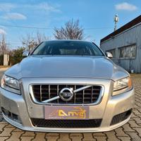 Volvo V70 D5 R-design