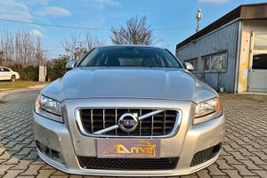 Volvo V70 D5 R-design