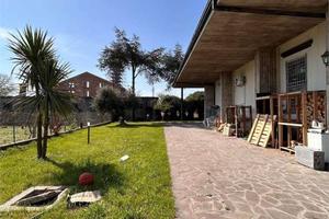 Villa di 400 m² con più di 5 locali a Bellaria-Ige