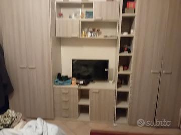 armadio in buone condizioni 