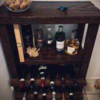 Cantinetta 18 posti + ripiano amari