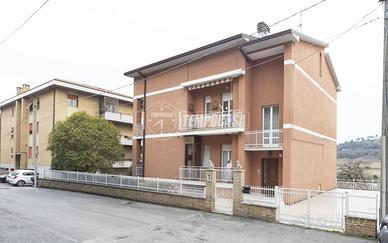 LUMINOSO DUPLEX ZONA FERRO DI CAVALLO