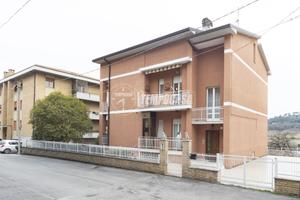 LUMINOSO DUPLEX ZONA FERRO DI CAVALLO