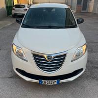 LANCIA Y 900 TWIN/AIR 95 CV BENZ/METANO PARI NUOVO