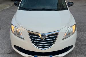 LANCIA Y 900 TWIN/AIR 95 CV BENZ/METANO PARI NUOVO