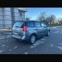 Peugeot  5008