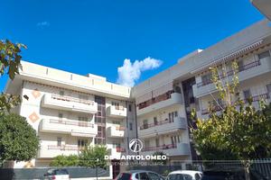 Via L.go Maggiore rifinito app.to con posto auto