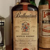 Bottiglia storica di whisky scozzese Ballantine's