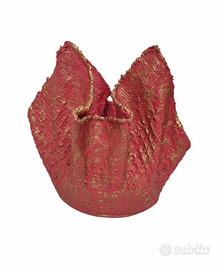 Coprivaso decorativo rosso con dettagli oro