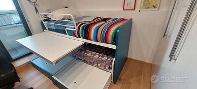 Letto per ragazzo con letto estraibile, scrivania