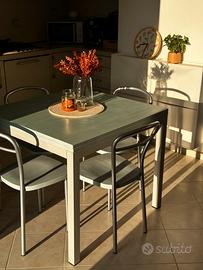 Tavolo e sedie - legno