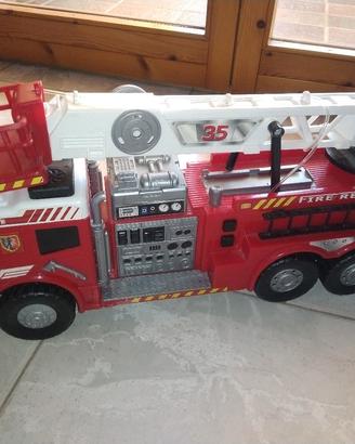 camion pompieri con gru