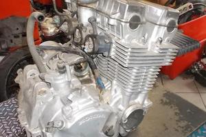 CB 750 '92: motore carburatori radiatore pedale