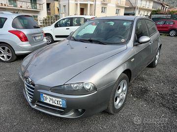 Alfa Romeo 147 1.9 JTD (120) 5 porte Distinctive