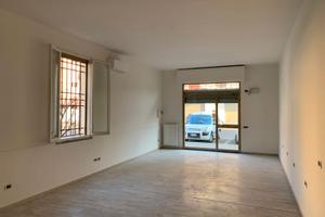 Affitasii Ufficio/Negozio in centro a Bomporto