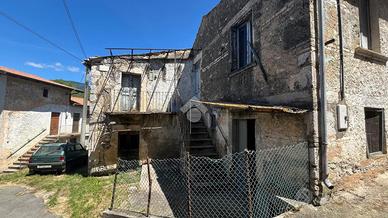 CASA DI CORTE A ISOLA DEL LIRI