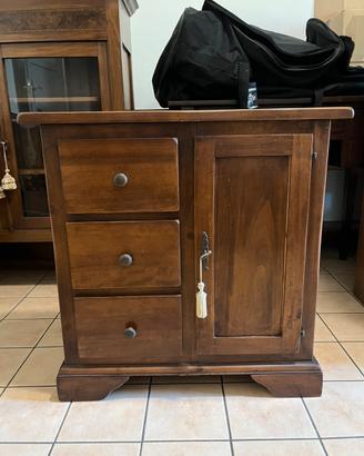 Mobiletto in legno stile arte povera