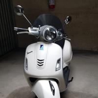 Vespa 300 GTS Super