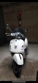 Vespa 300 GTS Super