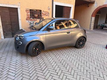 FIAT 500E 42KW 320 KM