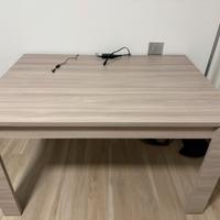 Tavolo effetto legno 130x100x86h. Allungabile