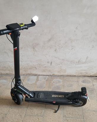 Monopattino ducati pro 3