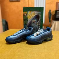 Nike Air Max Joey Yugioh con carta promozionale
