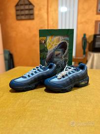Nike Air Max Joey Yugioh con carta promozionale