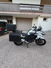 Moto benelli trk 502