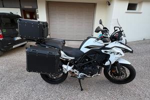 Moto benelli trk 502