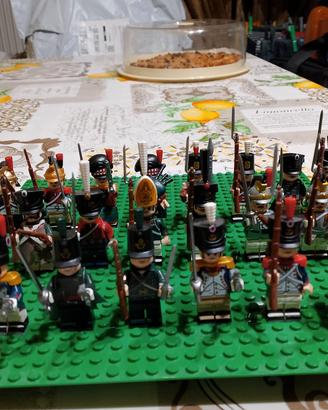 24 minifigure compatibili lego soldati storici 