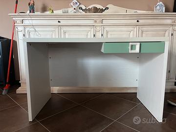 Scrivania per stanzetta