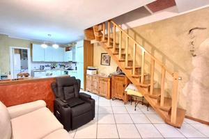 VILLA A SCHIERA A ALSENO