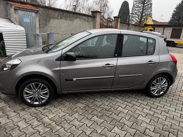 Renault Clio 1.5 dCi 85CV 5 porte con GANCIO TRAIN