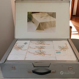 Completo letto matrimoniale ricamato