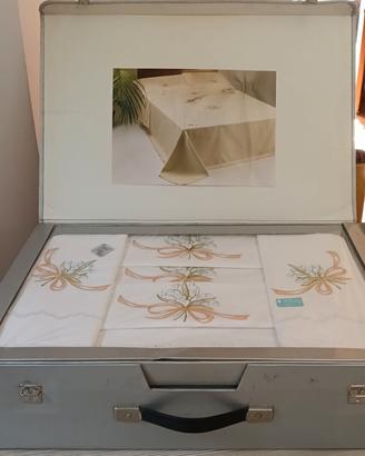 Completo letto matrimoniale ricamato