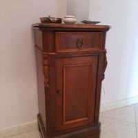 Comodino a colonnina