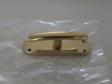 maniglie in ottone per finestre 