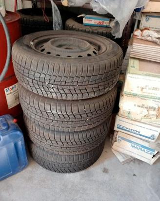 4 gomme invernali GENRAL TIRE 195 60 15 + cerchi