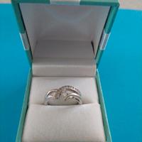 Anello Diamonique con imitazione di brillanti 