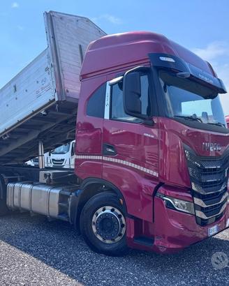 Iveco Sway 570 motrice ribaltabile trilaterale 202