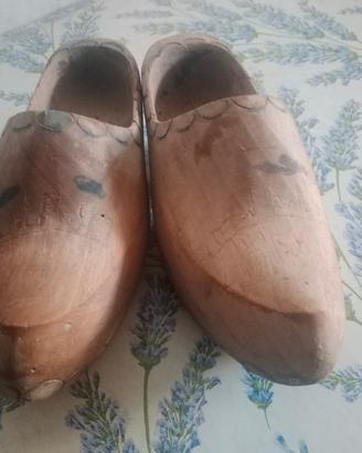 zoccoli in legno
