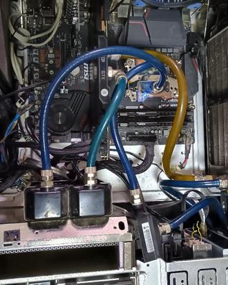 Nvidia 1080 ti raffreddata a liquido + radiatore
