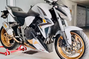 Honda cb1000r