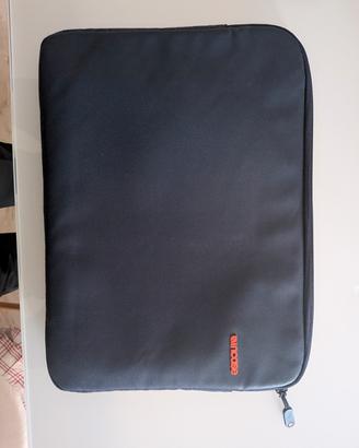 Custodia Incase City Sleeve per MacBook/Laptop