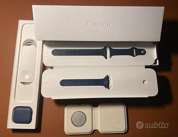 Apple duo MagSafe  e accessori Apple Watch